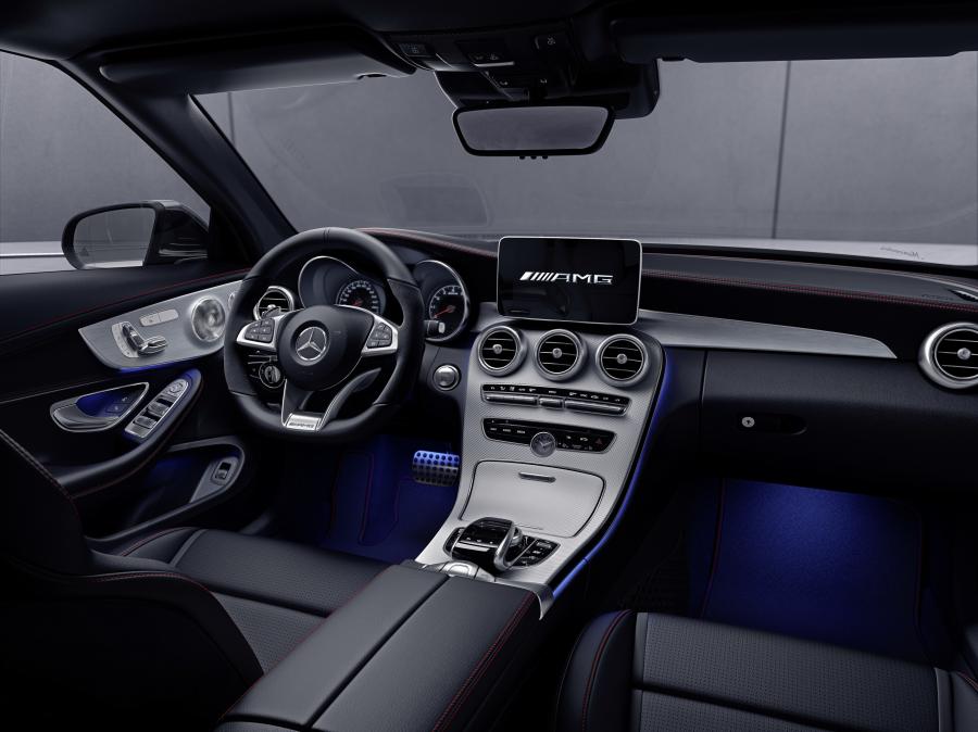 Торпедо Mercedes-AMG C43 4Matic Cabriolet Night Edition 2017 года  (фото 3 из 3)